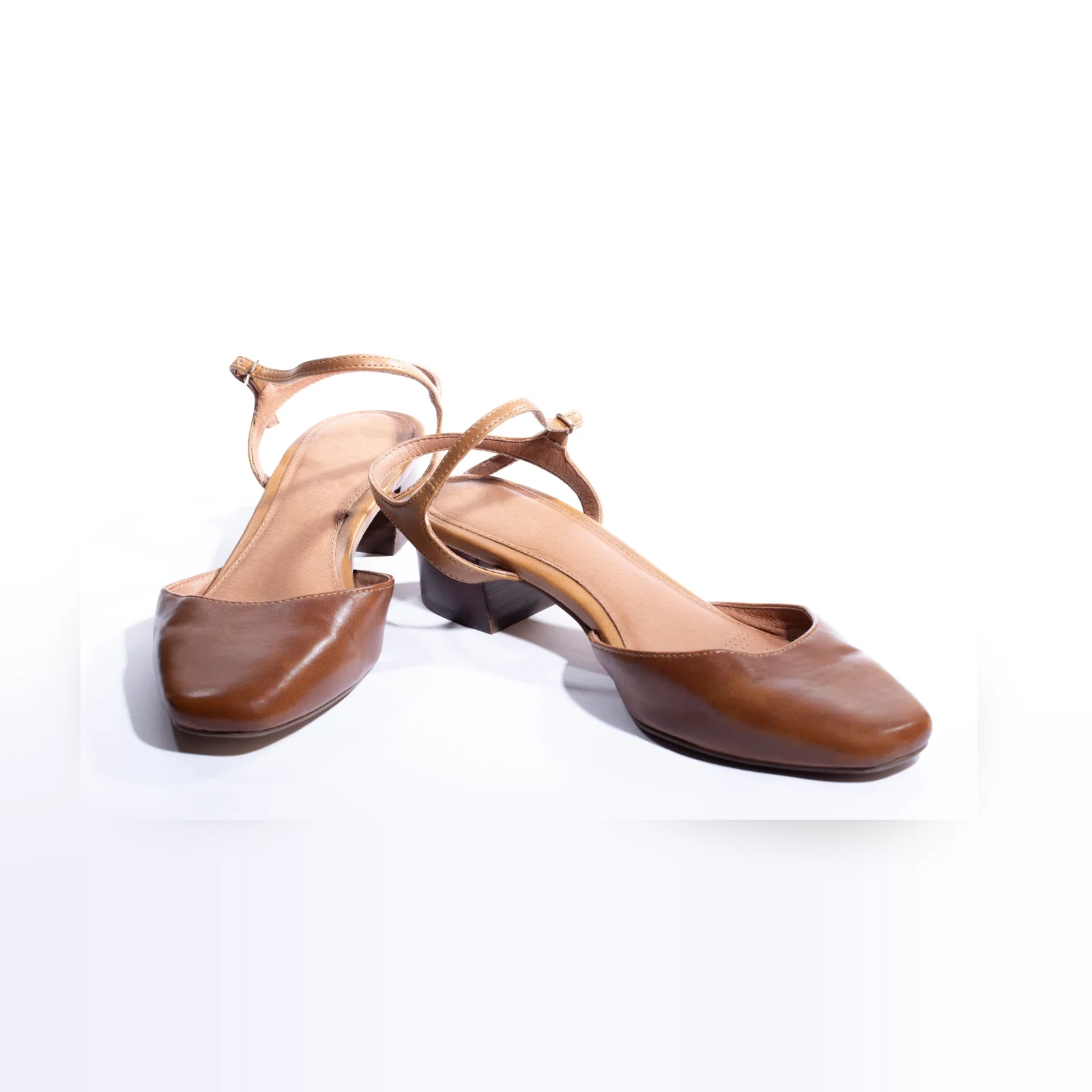 Original source image for Unbranded footwear - soft studio floor
