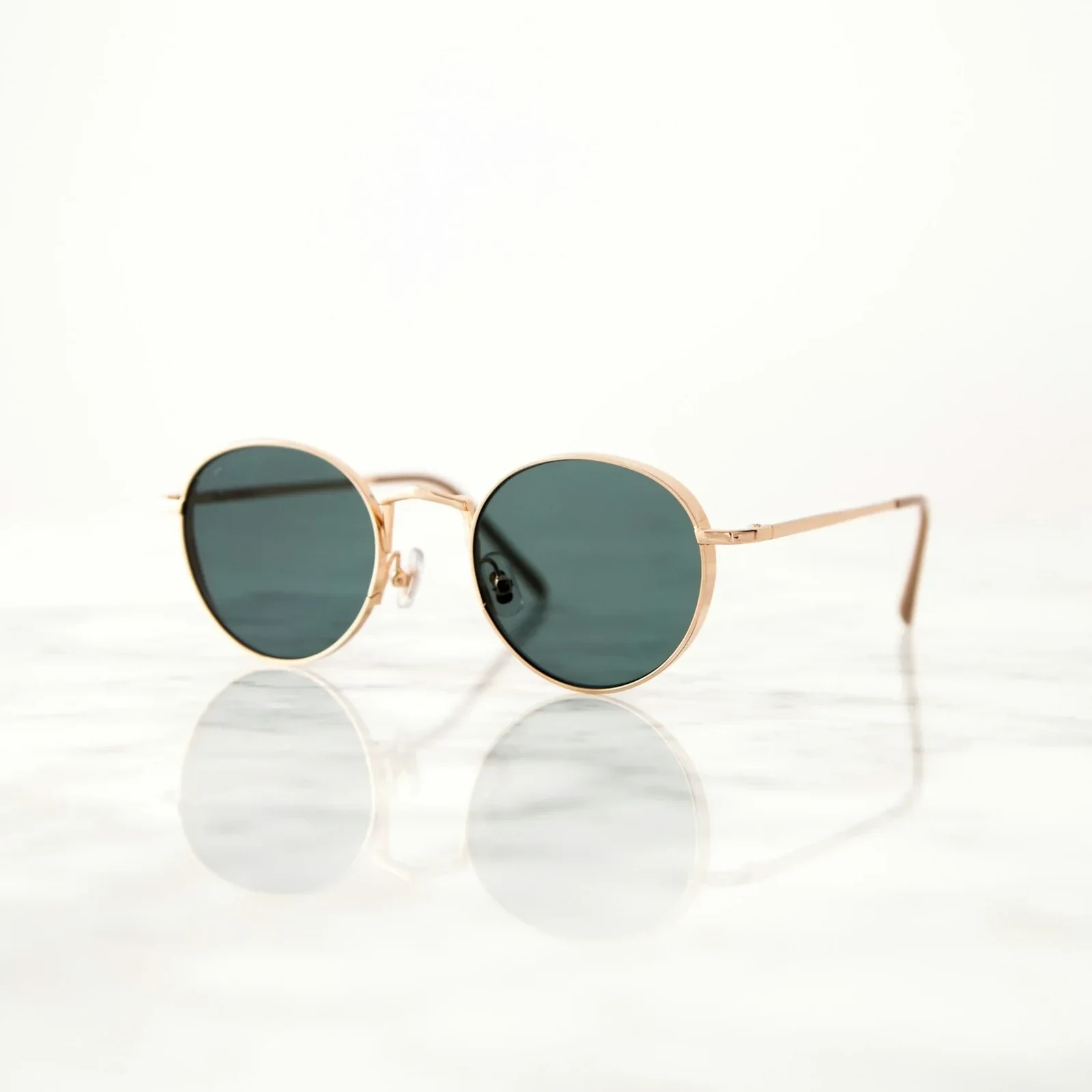 Original source image for Transparent lenses - reflection case